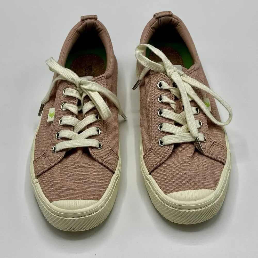 Cariuma OCA Shoes Women's 9 Pink White Canvas Low Top Lace Up Casual Sneakers